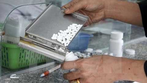 Điều trị thuốc kháng HIV (ARV). Ảnh: Phương Vy/TTXVN. Điều trị thuốc kháng HIV (ARV). Ảnh: Phương Vy/TTXVN.