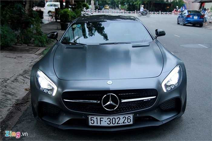 Đầu 2015, Mercedes giới thiệu mẫu xe thể thao hiệu suất cao GT S đến thị trường Việt Nam. Gần nửa năm trôi qua, số lượng xe được nhập về không nhiều. Hiện tại, Việt Nam chỉ có 3 chiếc xe loại này, trong đó mẫu đầu tiên là phiên bản thường, chiếc thứ hai và thứ ba phiên bản đặc biệt. 