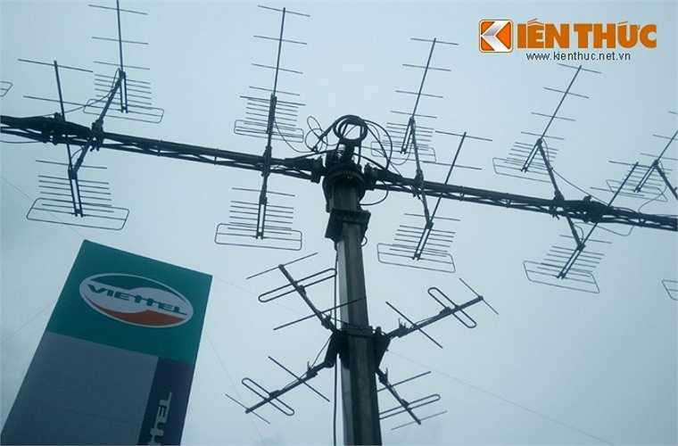 Viettel hiện không cung cấp các thông số kĩ thuật của đài VRS-M2D. Tuy nhiên, họ cho biết rằng, VRS-M2D là đài radar cảnh giới tầm trung sóng mét hai tọa độ, cơ động cao, dùng để phát hiện các mục tiêu trên không trong vùng phủ sóng cảu đài và cung cấp thông tin cho các tổ hợp tên lửa phòng không.