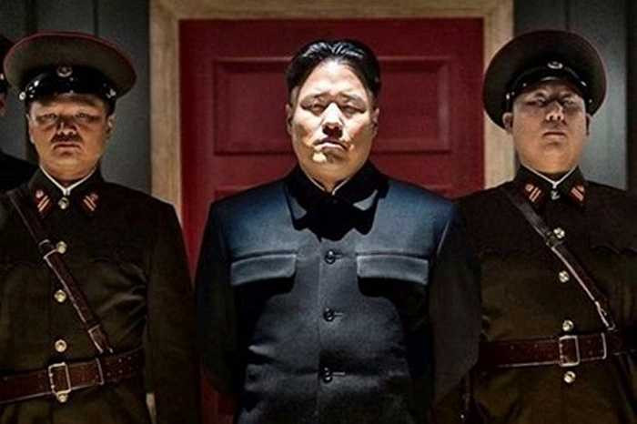 Bộ phim gây tranh cãi 'The Interview' đã được các nhà hoạt động xã hội Hàn Quốc chuyển tới Triều Tiên qua đường khinh khí cầu hồi đầu tháng 4 vừa qua. Bộ phim này xoay quanh việc ám sát nhà lãnh đạo Triều Tiên từ 2 điệp viên Mỹ và dĩ nhiên, Triều Tiên coi đây là một hành động chính trị gây ảnh hưởng tới hình ảnh của họ. 