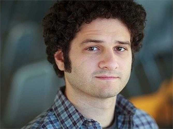 Dustin Moskovitz (9,3 tỷ USD - 31 tuổi). Từng là một trợ thủ đắc lực của Mark Zuckerberg, Dustin Moskovitz luôn thể hiện khả năng vượt trội của mình trong rất nhiều lĩnh vực khác nhau. Năm 2008, anh rời Facebook và bắt đầu sự nghiệp kinh doanh cá nhân của mình