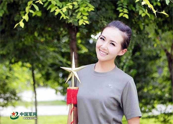 Nữ binh sỹ trong đội quân nhạc