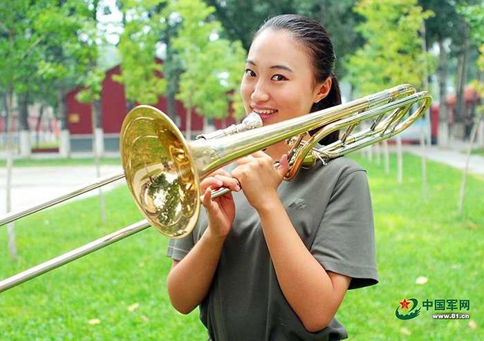 Nữ binh sỹ quân nhạc Trung Quốc