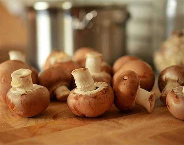 Phong phú chất chống oxy hóa: Nấm là một nguồn tuyệt vời của chất chống oxy hóa. Nấm có chứa một loại chất chống oxy hóa độc đáo gọi là ergothioneine. Chất chống oxy hóa rất cần thiết để chống lại sự lão hóa, viêm và hỗ trợ giảm cân.