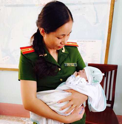 Cháu bé bị bắt cóc đã được Công an thành phố Móng Cái giải cứu Cháu bé bị bắt cóc đã được Công an thành phố Móng Cái giải cứu