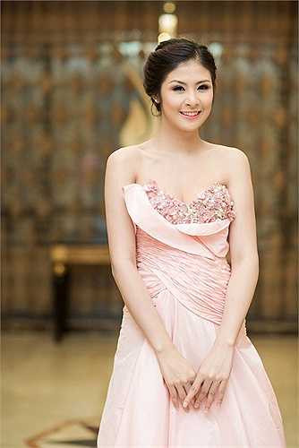 Vẻ đẹp của Hoa hậu Ngọc Hân, rực rỡ và lộng lẫy.