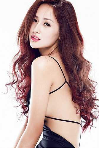 Nhưng trải qua thời gian, Mai Phương Thúy đã có một cuộc 'lột xác' nhan sắc ngoạn mục.