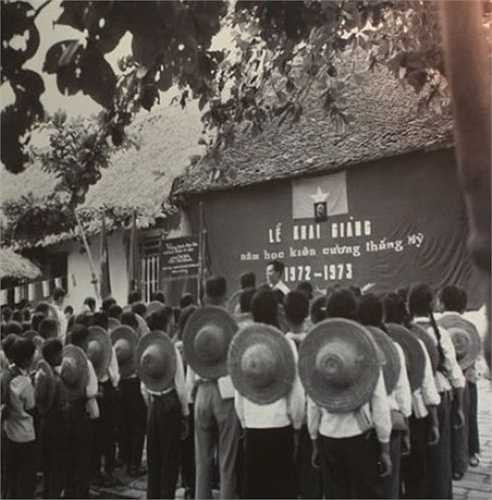 Đồng phục học sinh thời chống Mỹ 1972-1973. 