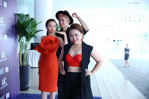 Với sức trẻ và sự năng động, đội “Po” của ca sĩ Băng Di, diễn viên BB Trần và biên đạo múa Huỳnh Mến luôn rộn ràng và tinh nghịch bất kể mọi lúc, mọi nơi. Ý nghĩa của tên đội “po” cũng là mục tiêu của 3 thành viên: chinh phục các thử thách để tiếp tục được “đi vô” các vòng trong của chương trình. Tại buổi họp báo, Huỳnh Mến xuất hiện khá gợi cảm, bên cạnh Băng Di xinh đẹp không kém. Ba thành viên khá gắn kết và hợp ý nhau.