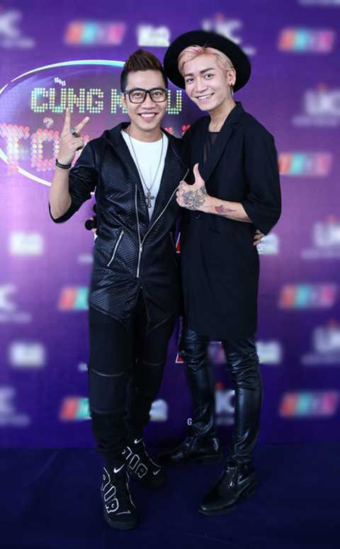 Đảm nhận vai trò MC cho chương trình là MC Liêu Hà Trinh và Hoàng Rapper. Hoàng Rapper cho biết anh khá áp lực khi chương trình năm trước đã được dẫn dắt rất thành công bởi diễn viên Đại Nghĩa. Anh không hy vọng vượt qua được cái bóng quá lớn của Đại Nghĩa nhưng anh mong sẽ cùng với Liêu Hà Trinh mang đến sự tươi mới, trẻ trung và sôi động như tiêu chí thiên về tính giải trí của chương trình năm nay.