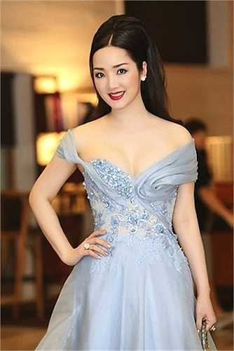 Giáng My cũng là một cái tên không ngừng hot trong showbiz Việt.