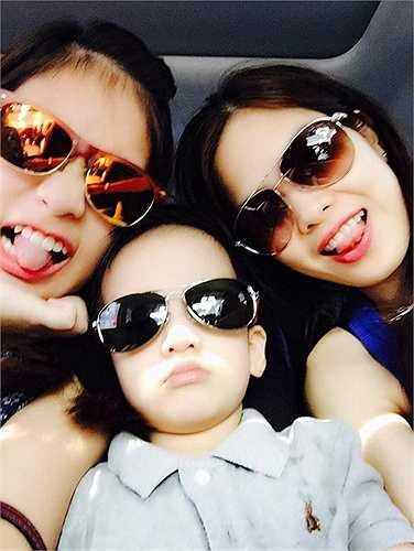 Hai chị em thừa hưởng nhiều nét đẹp từ bố và mẹ