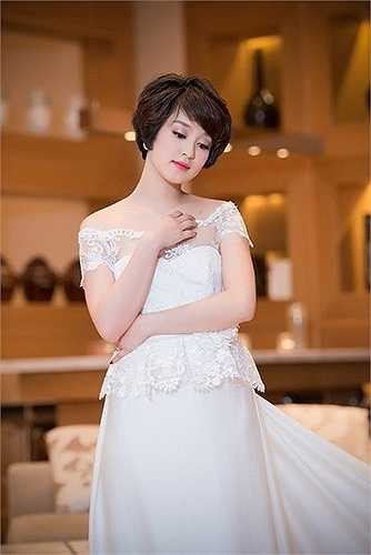 Sau khi lập gia đình, Mi Vân gần như dừng mọi hoạt động trong showbiz để sinh con gái đầu lòng. 