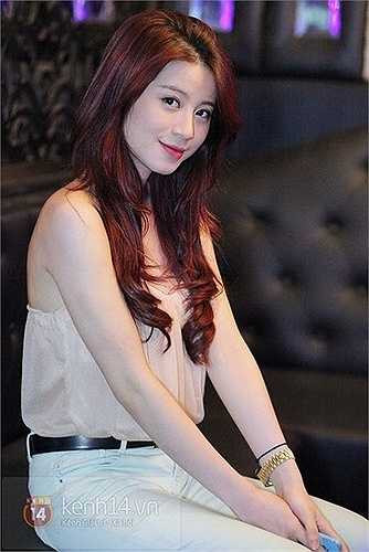 Dù đã trải qua 2 lần sinh nở, song vóc dáng của Ngọc Anh vẫn không một vết tích. Cô vẫn giữ nguyên được sự quyến rũ, gợi cảm trước đó của mình.