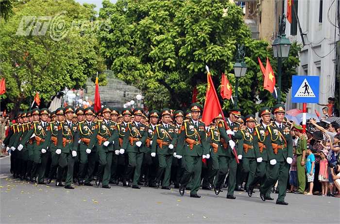 Các khối diễu binh.