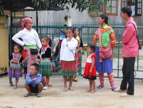 Đồng bào Mông tưng bừng xuống phố vui Tết Độc lập