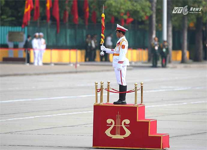 Quốc ca nước Cộng hòa xã hội Chủ nghĩa Việt Nam vang lên giữa quảng trường Ba Đình lịch sử.