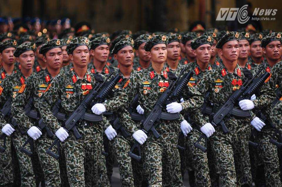 Trực tiếp: Diễu binh, diễu hành hoành tráng mừng 70 năm Quốc khánh