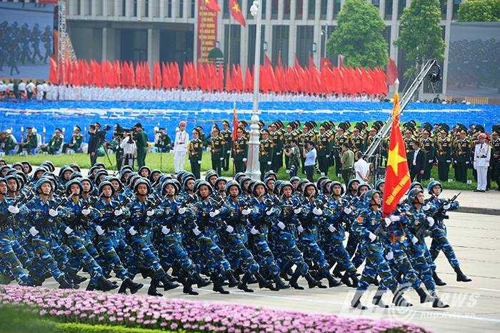 Trực tiếp: Diễu binh, diễu hành hoành tráng mừng 70 năm Quốc khánh