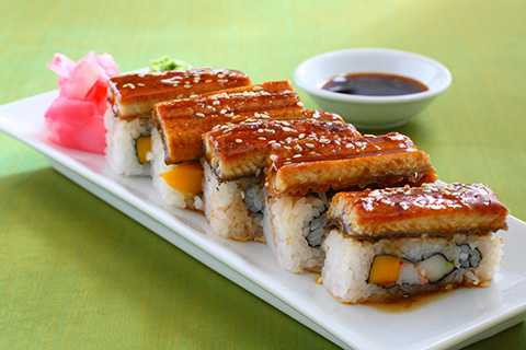 Tiếp tục đến với món chính để trải nghiệm sự đa dạng của Sushi. Tại đây thực khách sẽ có dịp thưởng thức Sushi đặc biệt theo phong cách riêng của nhà hàng với Nigiri Sushi hay Classic Maki & Temaki Sushi Tiếp tục đến với món chính để trải nghiệm sự đa dạng của Sushi. Tại đây thực khách sẽ có dịp thưởng thức Sushi đặc biệt theo phong cách riêng của nhà hàng với Nigiri Sushi hay Classic Maki & Temaki Sushi