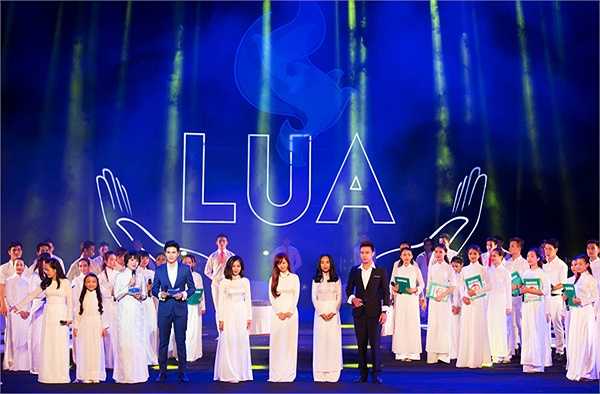 Chương trình 'Câu chuyện hoà bình' số 2 với chủ đề 'Lửa' được dàn dựng công phu mang nhiều ý nghĩa về khát vọng hoà bình cống hiến cho quê hương