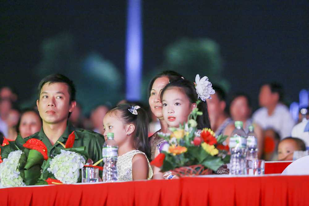 Mỹ Linh, Tấn Minh về Vĩnh Phúc tham gia '70 năm khúc hát tự hào'