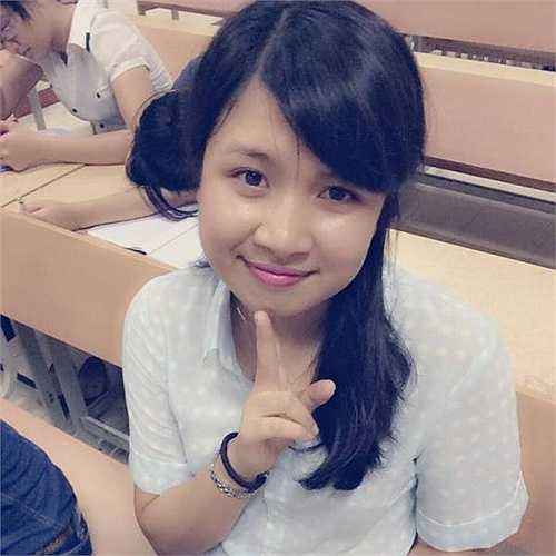 Ngay sau đó, dân mạng đặc biệt chú ý tìm hiểu thông tin về Sơn Quỳnh. Được biết, Sơn Quỳnh diễu binh ở vị trí khối trưởng Quân y.