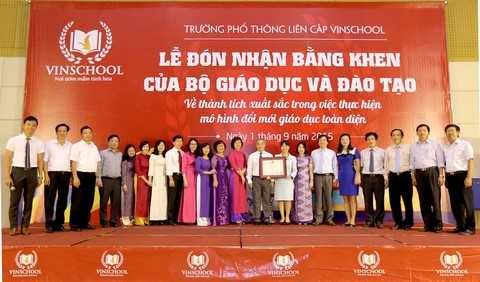 Ban Giám hiệu Trường PTLC Vinschool khẳng định quyết tâm tiếp tục đổi mới mạnh mẽ trong năm học mới 2015 – 2016 Ban Giám hiệu Trường PTLC Vinschool khẳng định quyết tâm tiếp tục đổi mới mạnh mẽ trong năm học mới 2015 – 2016