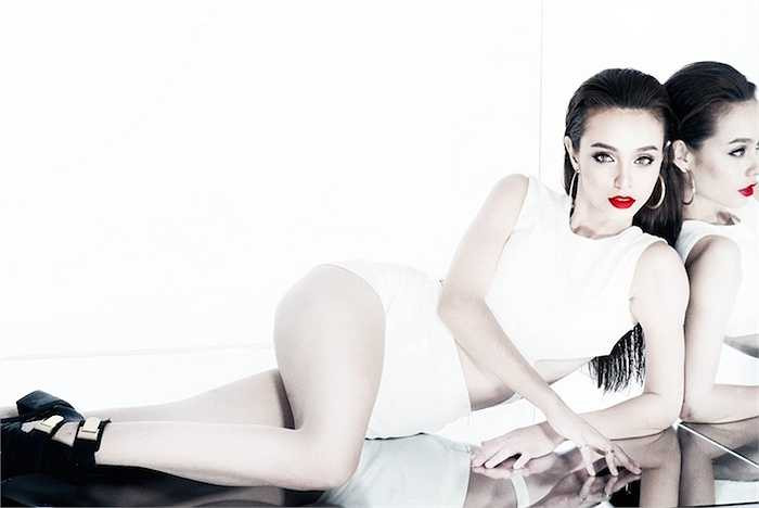 Cô mang trong mình dòng máu lai khi có bố là người Pháp, mẹ người Việt. Sinh năm 1992, Mlee là gương mặt có tiếng trong Sài thành. Cô được các bạn trẻ yêu mến bởi thời trang ấn tượng, ngoại hình xinh đẹp. Chiều cao 1m76 rất ấn tượng của Mlee giúp sao teen này thoải mái mix đồ theo cá tính riêng. 