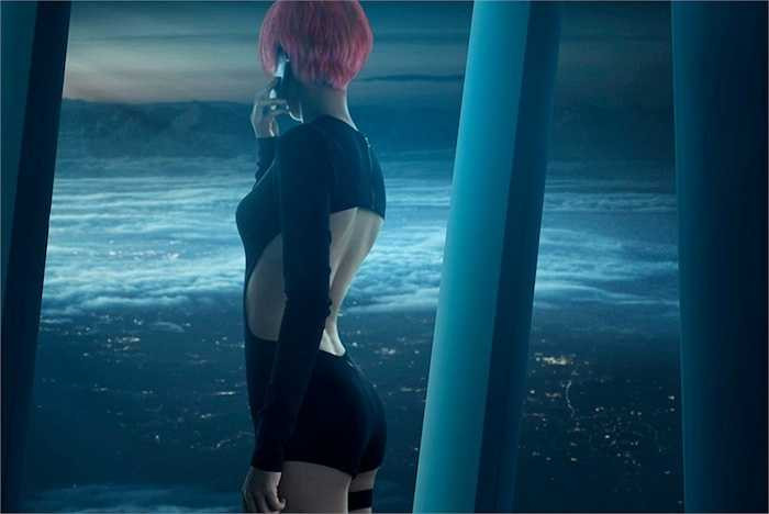 Vẻ đẹp lai Việt - Pháp giúp Mlee quyến rũ theo cách riêng. Phong cách thời thượng, năng động và trang điểm nổi bật của Mlee được các bạn trẻ ưa thích. Mlee từng có thời gian là trò cưng của Ngô Thanh Vân. Sau đó, cô tách ra riêng, mở công ty và hợp tác với Cường Seven. 