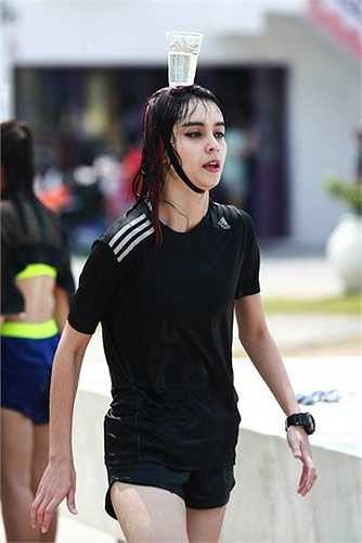 Khi tham gia chương trình truyền hình thực tế Điệp vụ tuyệt mật, Mlee tỏ ra năng nổ và không ngại khó. Tiếc rằng trong tập 4, cô đã bị loại sớm. Cô luôn thể hiện vẻ hoạt bát và năng động nhưng điều đó làm cản trở quá trình 'phá hoại' của điệp viên ngầm. Chính vì lo sợ Mlee bóc mẽ điệp vụ thực sự nên chương trình đã loại cô. 