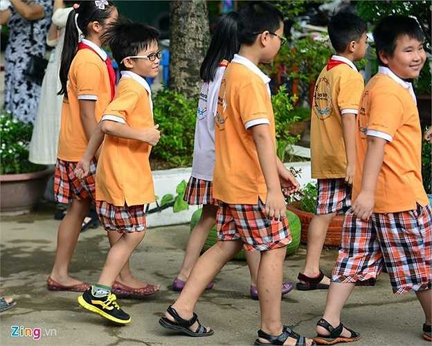 Thiện Nhân được chị Trần Mai Anh và anh Phùng Quang Nghinh đưa sang Mỹ phẫu thuật rồi chăm sóc như chính con đẻ của mình. Nghĩa cử cao đẹp của gia đình chị Mai Anh được nguyên Chủ tịch nước Nguyễn Minh Triết gửi thư khen ngợi.