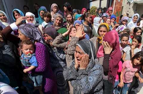 Dân làng xót thương cho số phận của gia đình bất hạnh Dân làng xót thương cho số phận của gia đình bất hạnh