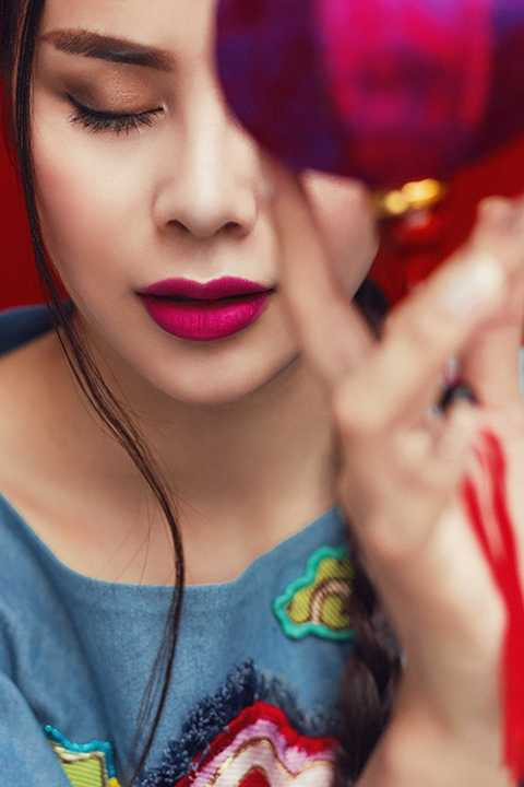 Sau truyền hình, Sella mạnh dạn thử sức với điện ảnh qua một số vai diễn như Lụa trong Tối nay 8 giờ của đạo diễn Lê Hoàng hay mới đây nhất là phim Oan hồn.