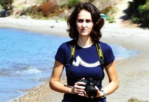 Nilüfer Demir - một nhiếp ảnh gia người Thổ Nhĩ Kỳ làm việc cho một tổ chức quốc gia mang tên DHA