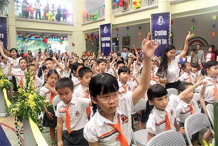 Tất cả học sinh của trường được hòa mình vào ngày hội đầu năm học