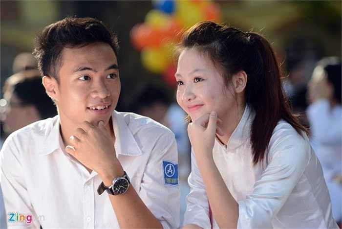 Với học sinh lớp 12, đây là năm học cuối ngồi trên ghế nhà trường, cũng là năm quan trọng chuẩn bị cho kỳ thi tuyển sinh đại học 2016.