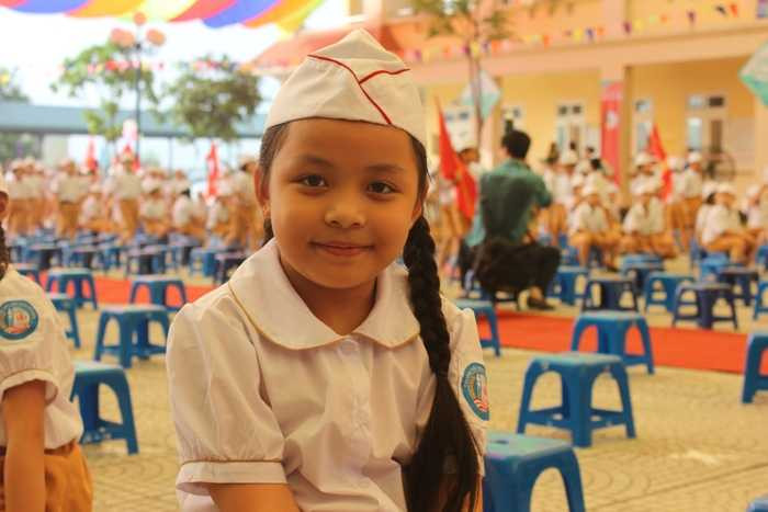 Nụ cười hồn nhiên của học sinh lớp 1 trong ngày khai giảng