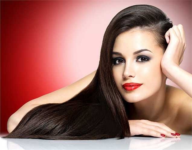 Bảo vệ tóc: Chúng ta thường bôi dầu lên tóc để làm tóc khỏe. Dầu cám gạo là một trong những loại dầu có hiệu quả làm đẹp. Bằng cách bôi dầu lên tóc sẽ làm tóc phát triển tốt hơn và ngăn chặn tóc bạc sớm. Nó có hiệu quả trên tất cả các loại tóc. 