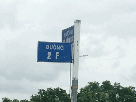 ... đến những tên đường như mật mã.
