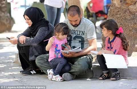 Họ chưa biết đi về đâu sau chuyến vượt biển gian nan đến đảo Kos, Hy Lạp