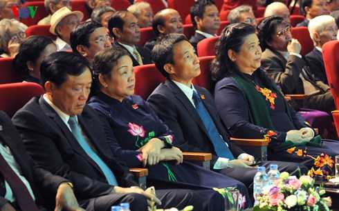 ...Phó Chủ tịch Quốc hội Tòng Thị Phóng; Bí thư Trung ương Đảng, Trưởng Ban Dân vận Trung ương Hà Thị Khiết; Phó Thủ tướng Vũ Đức Đam,...cùng lãnh đạo nhiều bộ, ngành, địa phương tới dự lễ kỷ niệm 70 năm ngày thành lập VOV