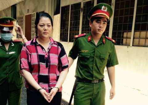 Bị cáo Hoa sau phiên sơ thẩm - Ảnh: Ngọc Lê Bị cáo Hoa sau phiên sơ thẩm - Ảnh: Ngọc Lê