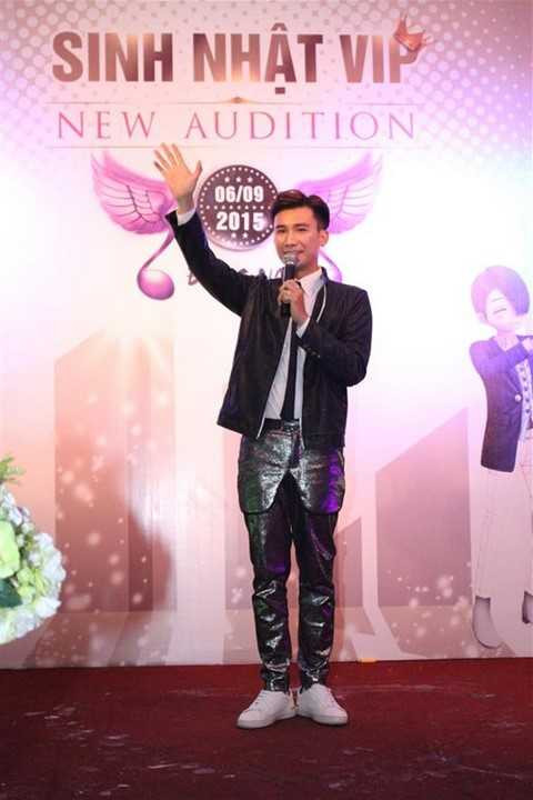 Chí Thiện với nụ cười thương hiệu