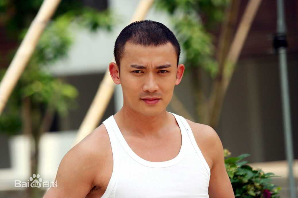 lộ diện bên vợ con sau 7 tháng "bóc lịch"