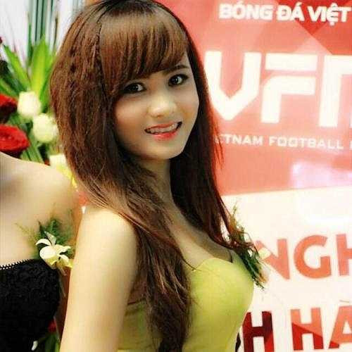 Bên cạnh đó, cô gái xinh đẹp này cũng rất thích nấu ăn