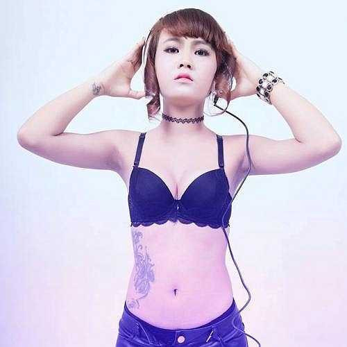 'Nghề DJ là một nghệ thuật, đem đến những bản mix nhạc thật hay cho người nghe, với người DJ là một nghệ sĩ phải đem đến cho khán giả nhữung màn trình diễn thật hay', nữ DJ Thanh Tới chia sẻ.