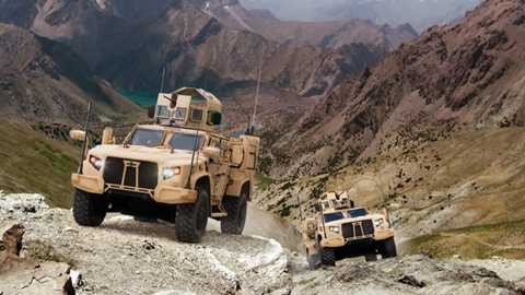 Xe quân sự Oshkosh JLTV sử dụng động cơ mới GM-sourced Duramax V8