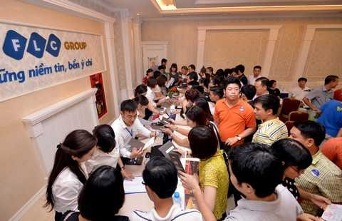 Khách hàng nhận voucher nghỉ dưỡng 3 ngày 2 đêm tại khách sạn 5 sao À La Carte thuộc Quần thể du lịch nghỉ dưỡng sinh thái FLC Sầm Sơn Khách hàng nhận voucher nghỉ dưỡng 3 ngày 2 đêm tại khách sạn 5 sao À La Carte thuộc Quần thể du lịch nghỉ dưỡng sinh thái FLC Sầm Sơn