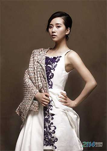 Lưu Thi Thi sở hữu thân hình 'mình hạc xương mai' đúng chuẩn.